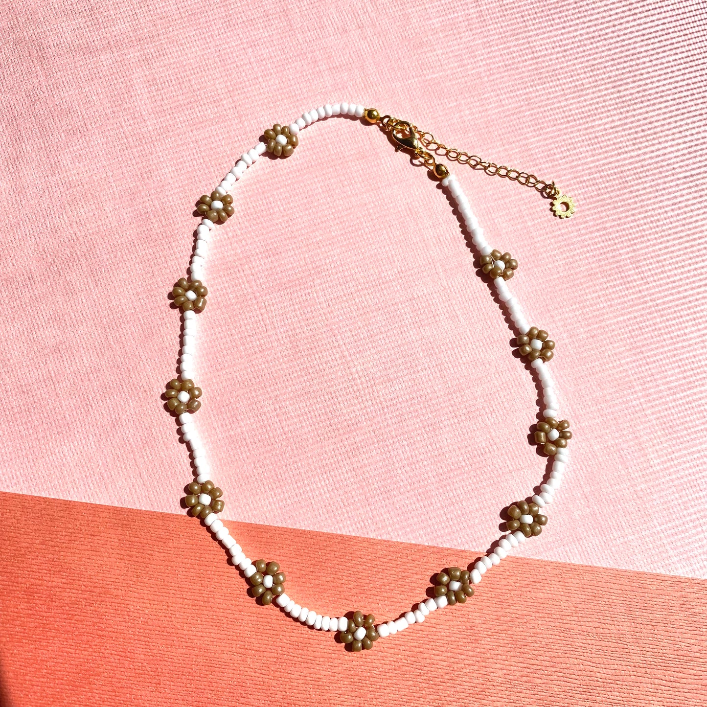 Bold Daisies Necklace