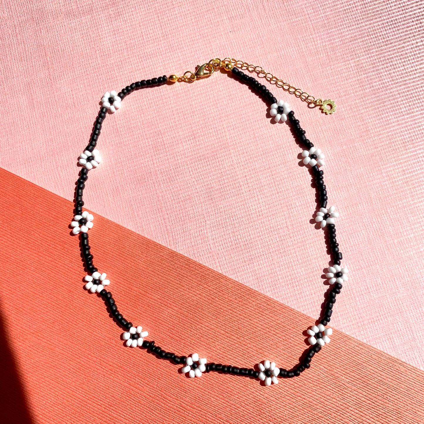 Bold Daisies Necklace