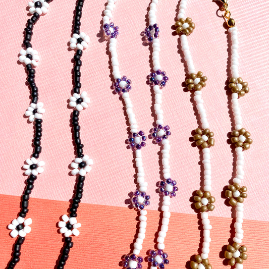 Bold Daisies Necklace